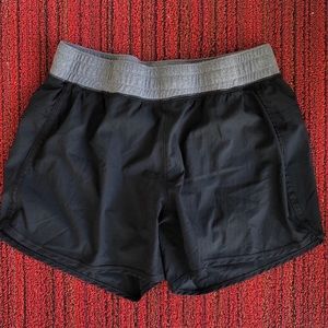 COLUMBIA SHORTS 🐾